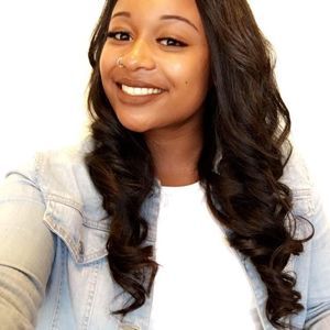 Meet your Posher, Adria